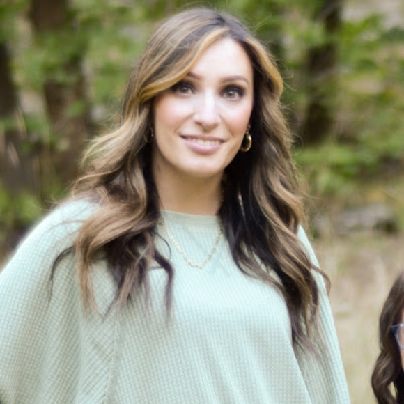 Meet your Posher, Alaina - Picture 1 of 1